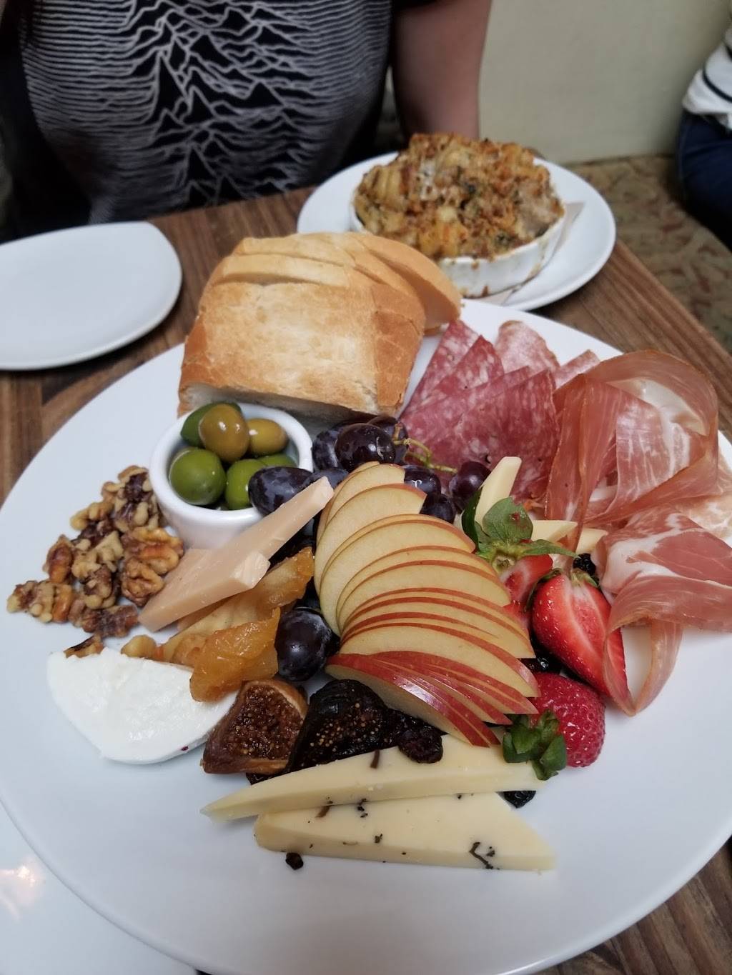 Paradise Pantry | restaurant | 222 E Main St, Ventura, CA 93001, USA | 8056419440 OR +1 805-641-9440