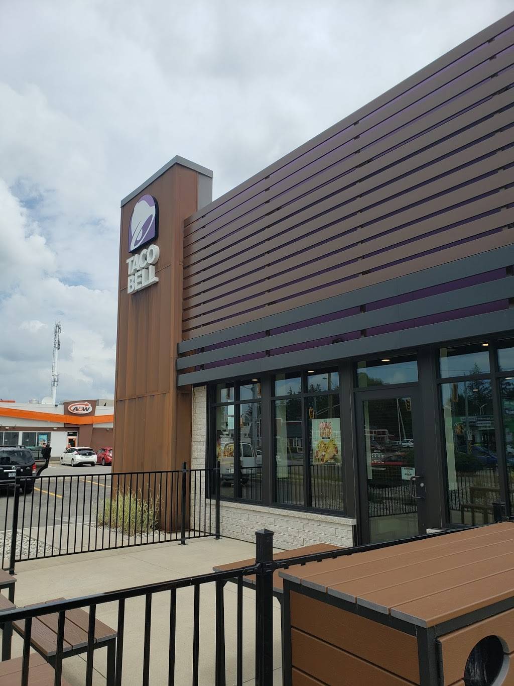 Taco Bell | meal takeaway | 68 King George Rd, Brantford, ON N5W 3C1, Canada | 5197531696 OR +1 519-753-1696