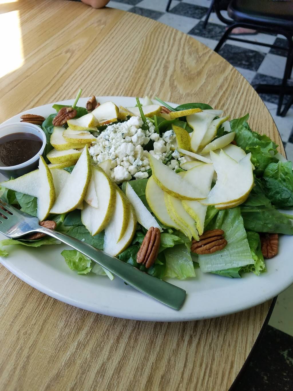 Tomales deli + cafe | restaurant | 27000 Shoreline Hwy, Tomales, CA 94971, USA | 7078782732 OR +1 707-878-2732