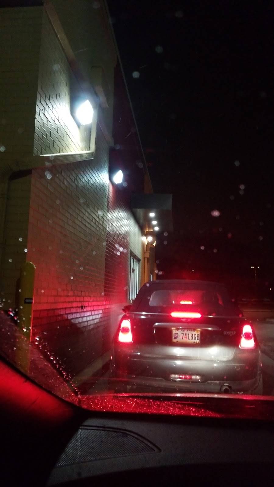 Taco Bell | restaurant | 2401 N Meridian St, Indianapolis, IN 46208, USA | 3179232014 OR +1 317-923-2014