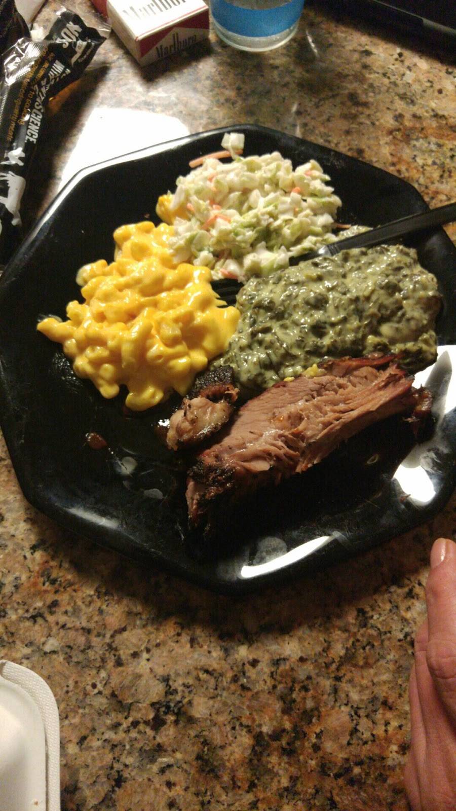 Dickeys Barbecue Pit | restaurant | 2748 S Alma School Rd, Mesa, AZ 85210, USA | 4804386666 OR +1 480-438-6666