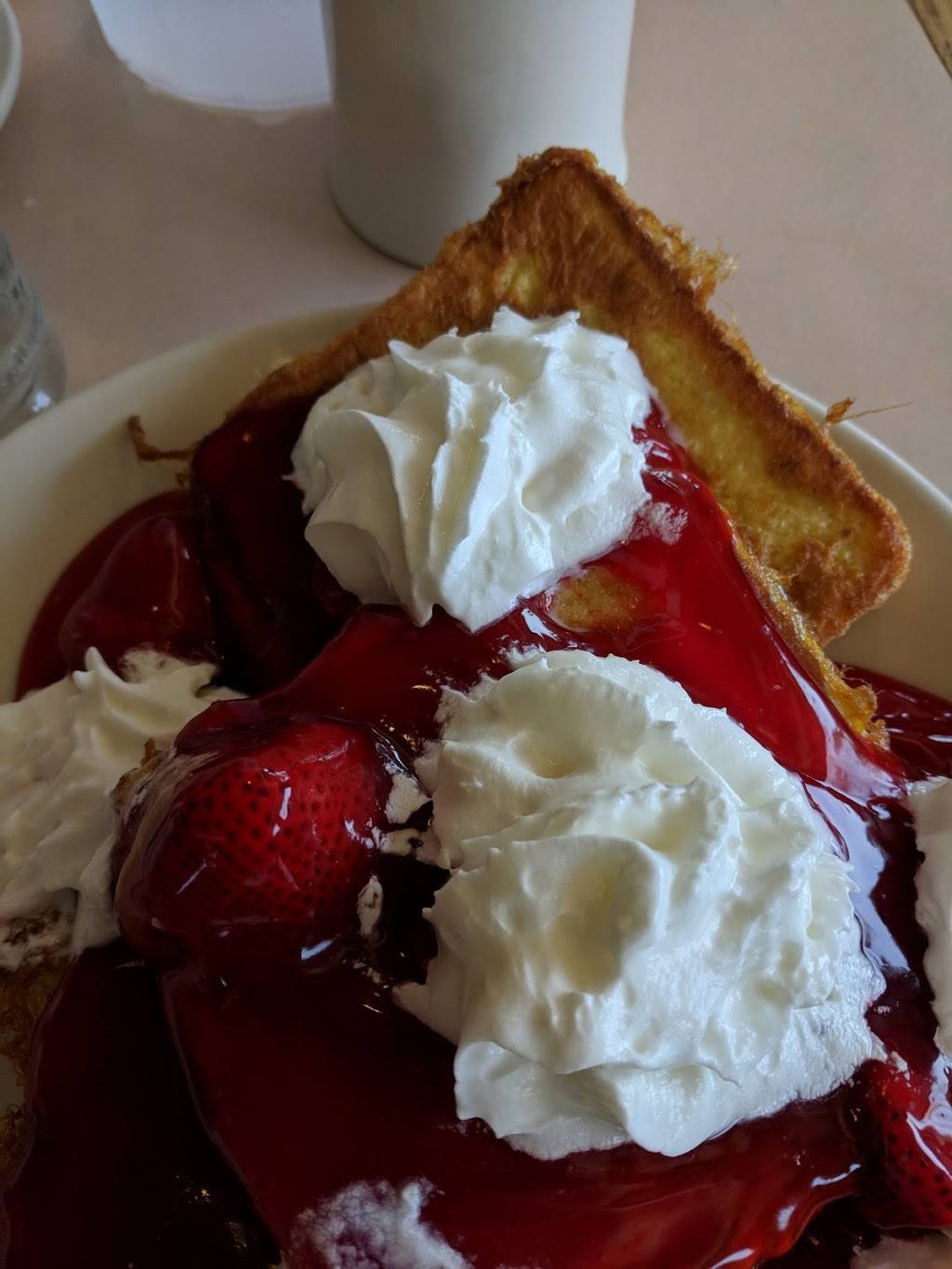 Omicron Family Restaurant | restaurant | 1505 S Main St, West Bend, WI 53095, USA | 2623350777 OR +1 262-335-0777