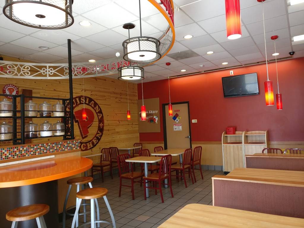 Popeyes Louisiana Kitchen | restaurant | 4570 Chambers Rd, Denver, CO 80239, USA | 7194840746 OR +1 719-484-0746