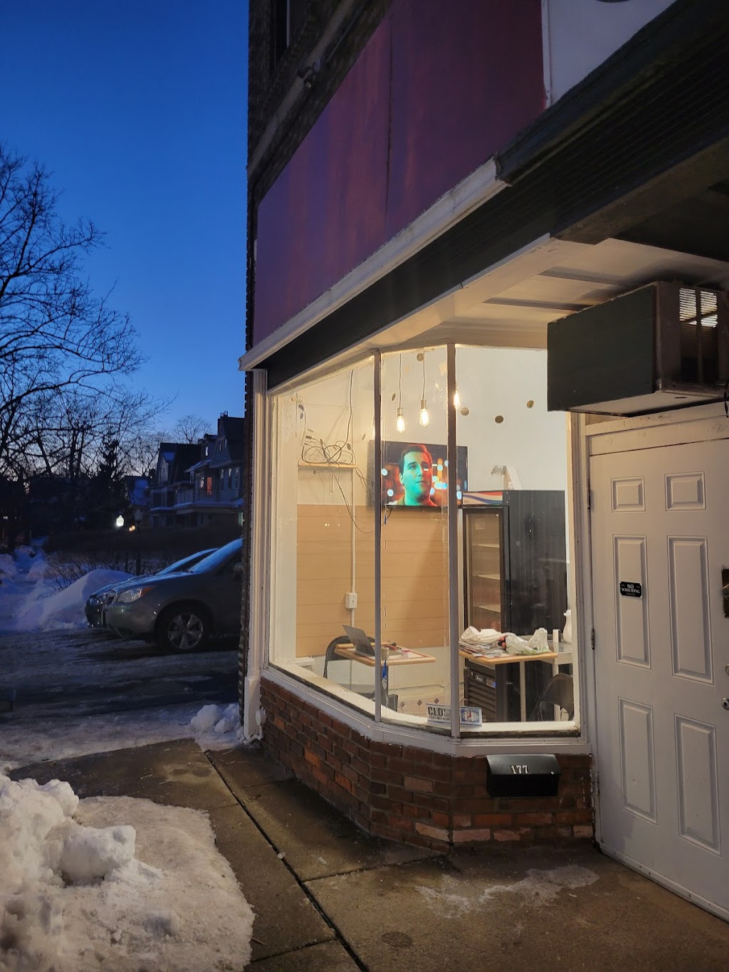 Britannia International Fast Food and Cafe | restaurant | 177 Hodge Ave, Buffalo, NY 14222, USA | 7165480217 OR +1 716-548-0217