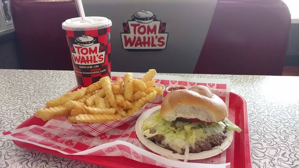 Tom Wahls Bushnells Basin | restaurant | 643 Pittsford Victor Rd, Pittsford, NY 14534, USA | 5855864920 OR +1 585-586-4920