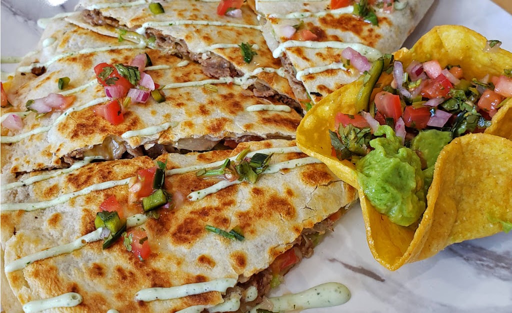 Lucas Pizza | restaurant | 3907 Lee Hwy Suite 2, Arlington, VA 22207, USA | 7037410757 OR +1 703-741-0757