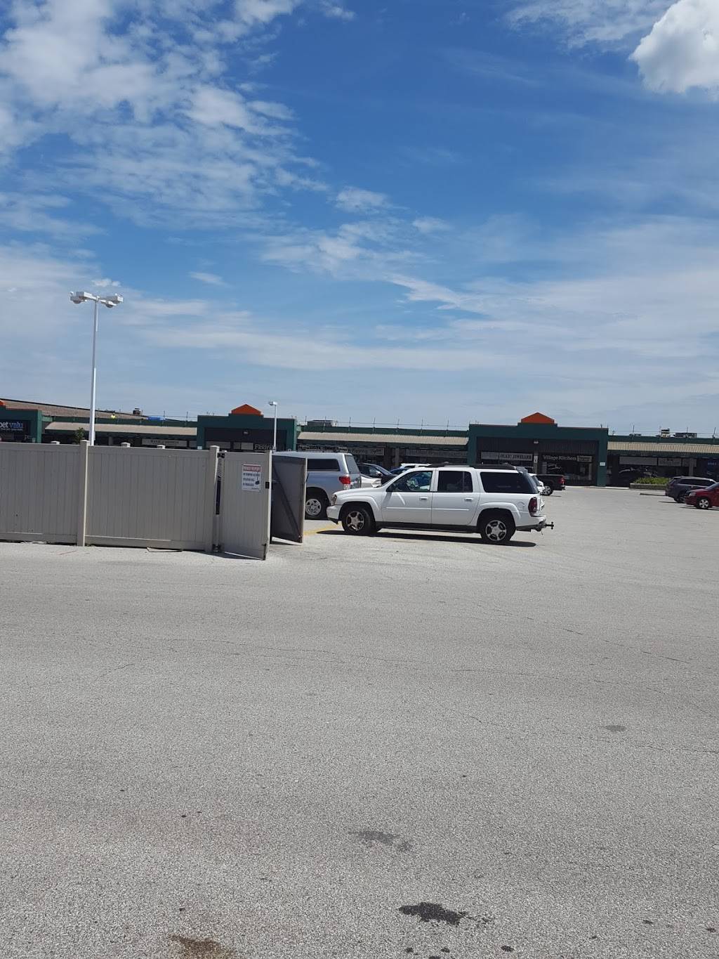 Beijing House Restaurant | restaurant | 13420 Tecumseh Rd, Windsor, ON N8N 3N7, Canada | 5197356100 OR +1 519-735-6100