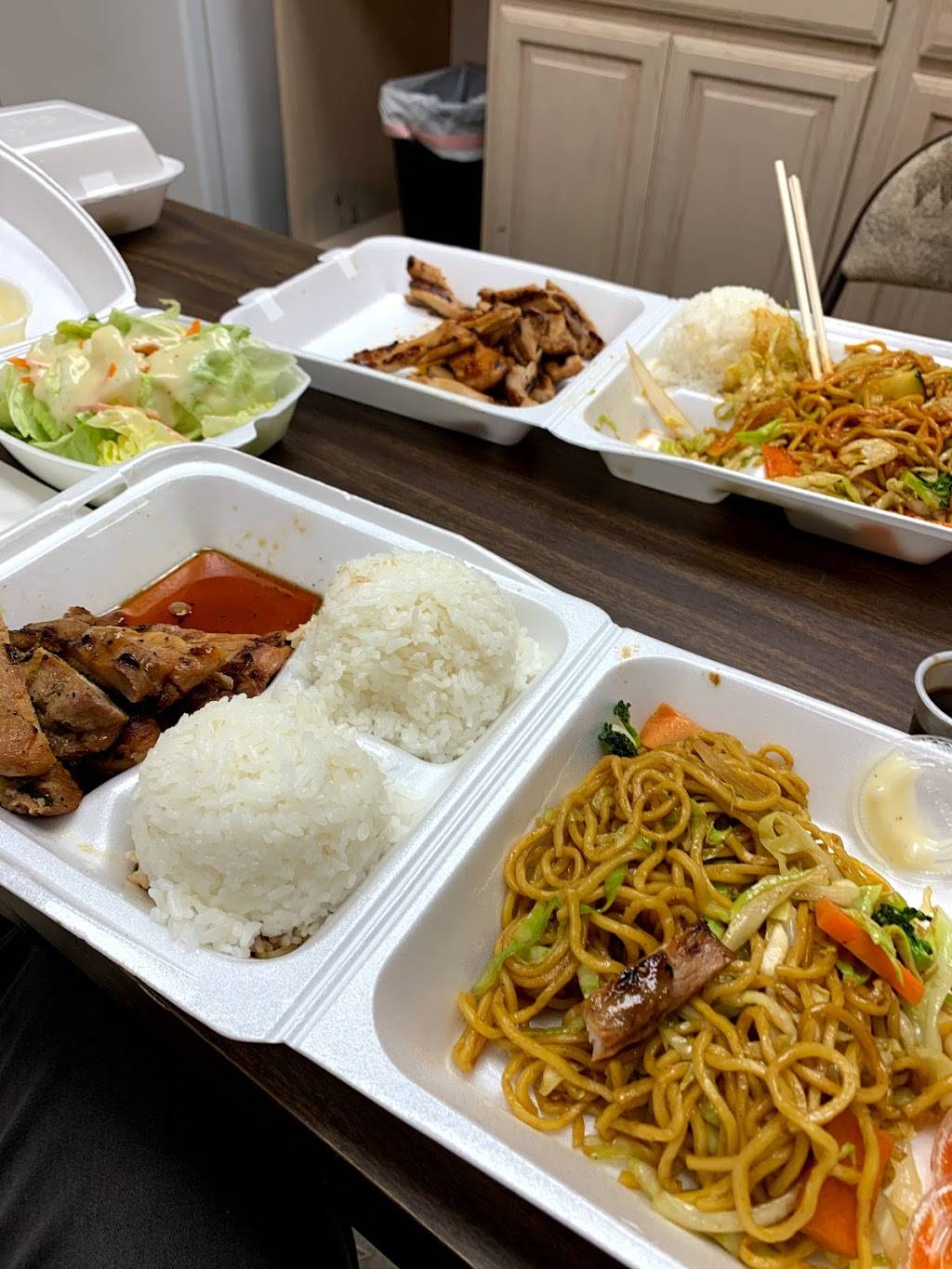 Teriyaki Plus | restaurant | 16716 Hwy 99 # J, Lynnwood, WA 98037, USA | 4257423847 OR +1 425-742-3847