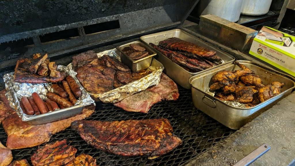 Barneys Bar BQ | restaurant | 16011 Manchester Rd, Ellisville, MO 63011, USA | 6362272300 OR +1 636-227-2300