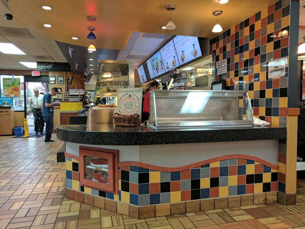 McDonalds | cafe | 1520 NE Grand Ave, Portland, OR 97232, USA | 5032877719 OR +1 503-287-7719