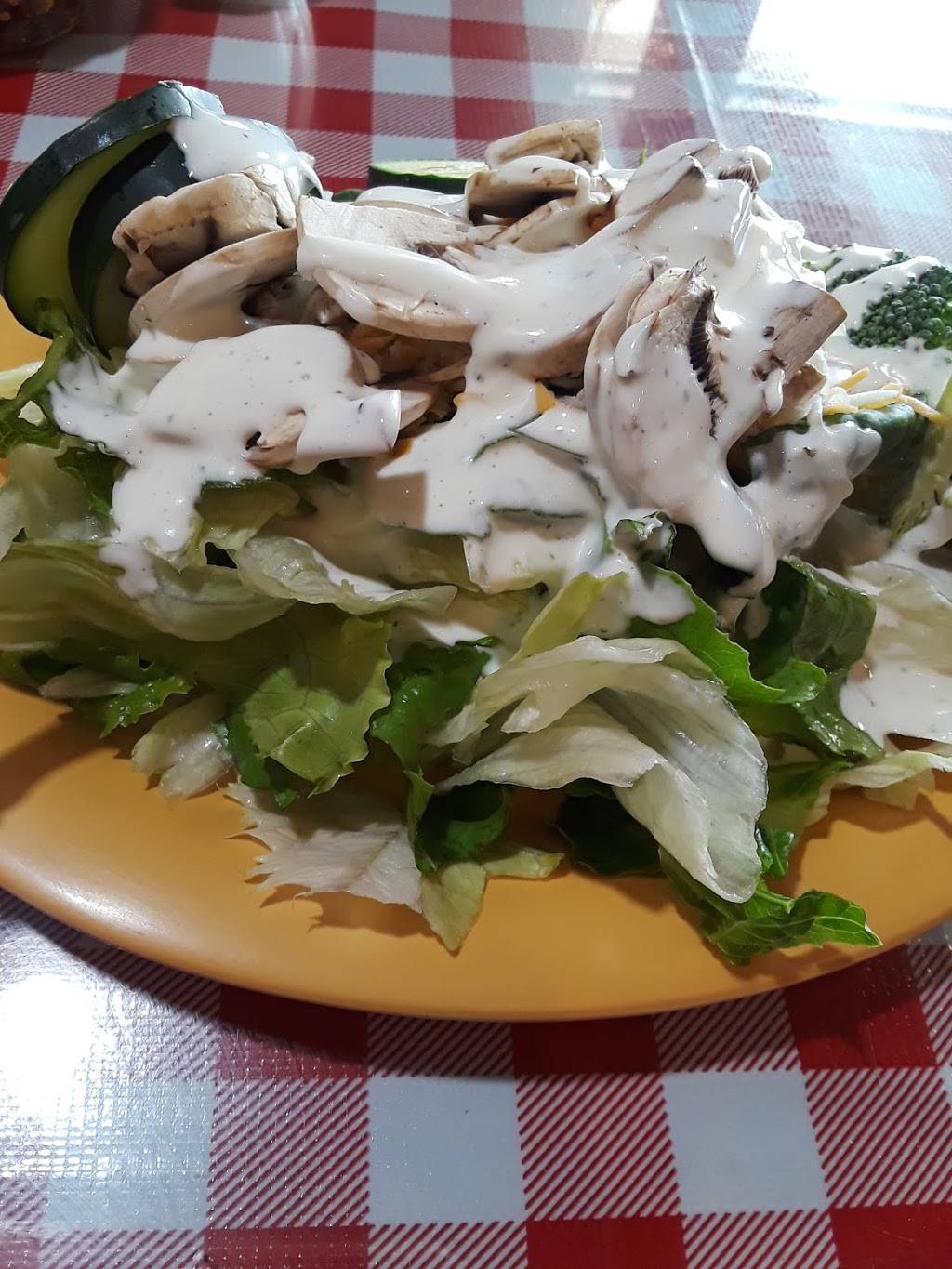 Straw Hat Pizza | restaurant | 1111 W Visalia Rd, Exeter, CA 93221, USA | 5595925111 OR +1 559-592-5111