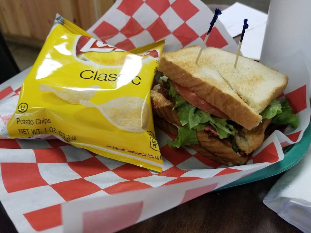 Miss. Mollies Diner | restaurant | 201 San Antonio Rd, Alto, TX 75925, USA | 9368581001 OR +1 936-858-1001