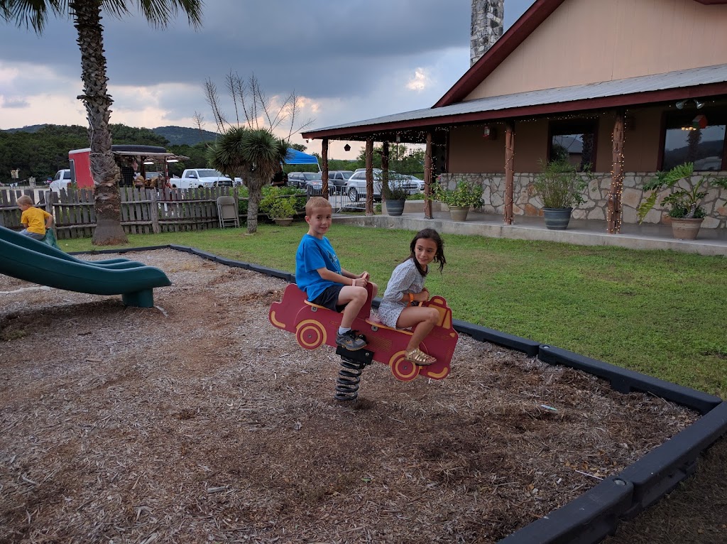 House Pasture Cattle Co | restaurant | 2 River Rd, Concan, TX 78838, USA | 8302326580 OR +1 830-232-6580