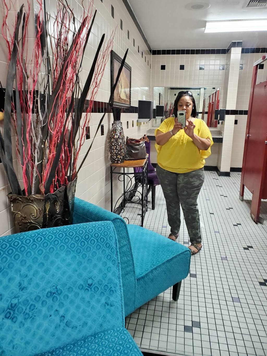 Overtyme Bar And Grill | restaurant | 2455 Pio Nono Ave, Macon, GA 31206, USA | 4782545712 OR +1 478-254-5712