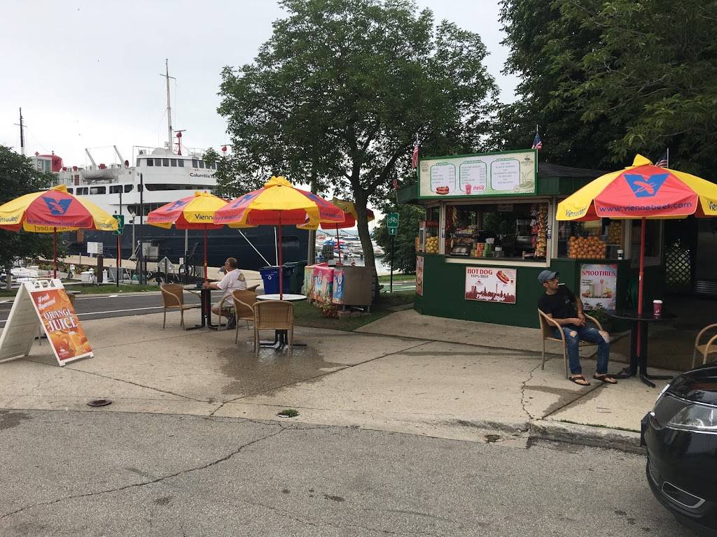 Chicagos Best Hotdog at the Lakefront | restaurant | 111 N Lake Shore Dr, Chicago, IL 60601, USA | 6305406704 OR +1 630-540-6704