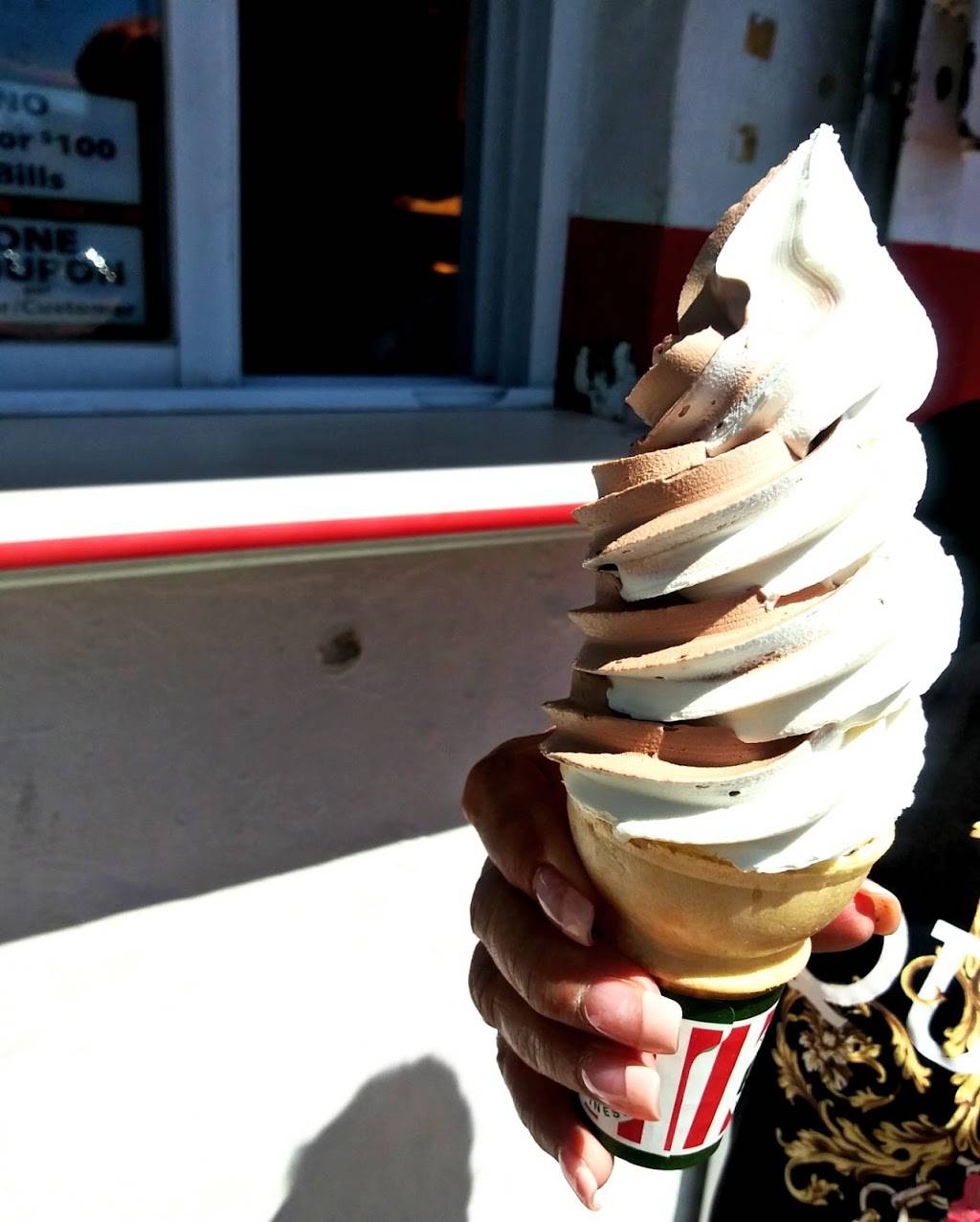 Ritas Italian Ice & Frozen Custard | restaurant | 5744 N Mascher St, Philadelphia, PA 19120, USA | 2673685311 OR +1 267-368-5311