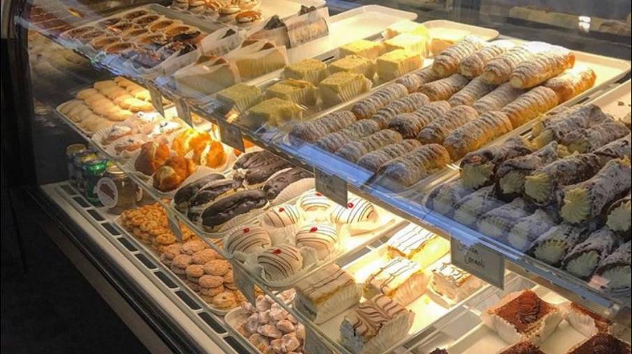 Valentinos Restaurant - Paramount | meal takeaway | 835 Paramount Dr, Stoney Creek, ON L8J 0B4, Canada | 9053853284 OR +1 905-385-3284