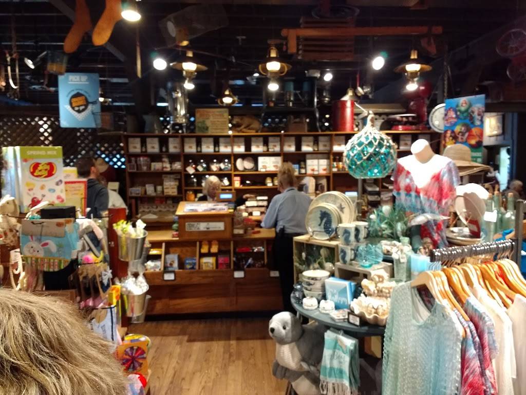 Cracker Barrel Old Country Store | restaurant | 4350 E Southport Rd, Indianapolis, IN 46237, USA | 3177847691 OR +1 317-784-7691