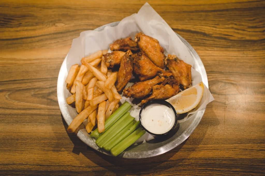 Pluckerz Wing Bar | restaurant | 1602 21st Ave S #3125, Nashville, TN 37212, USA | 6154906860 OR +1 615-490-6860