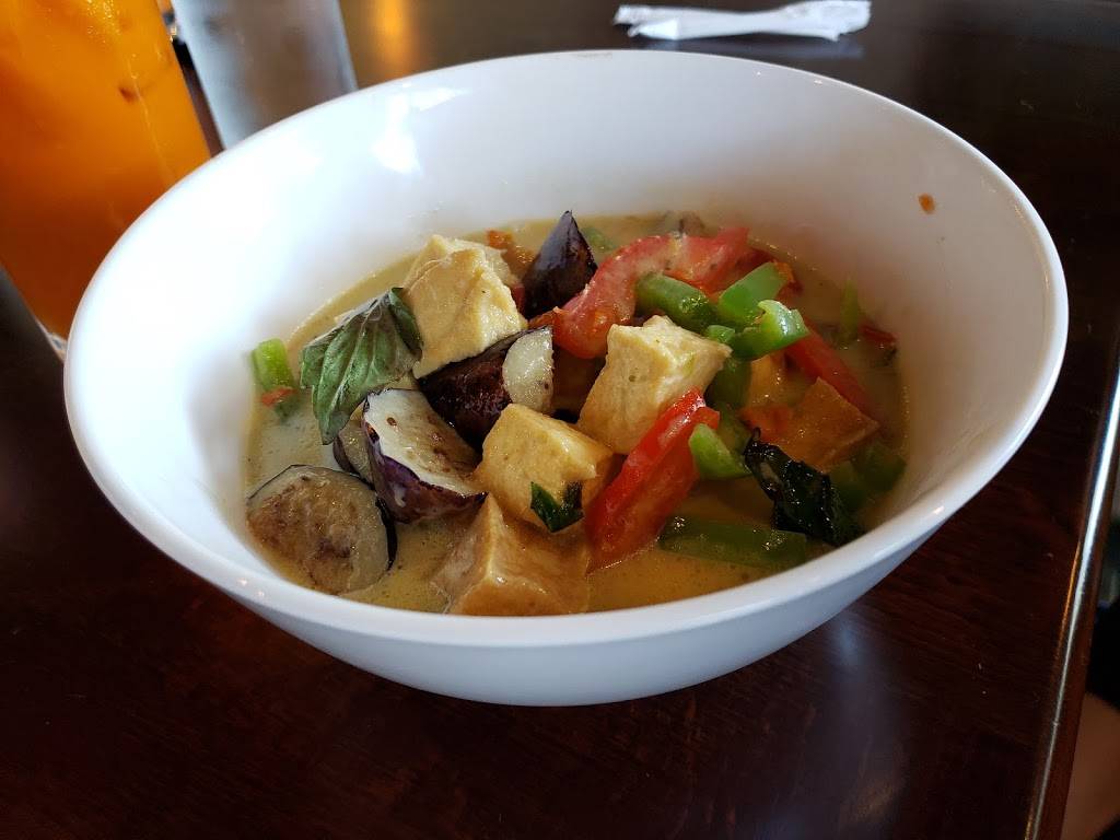 Thai House | restaurant | 2101 N 120th St, Omaha, NE 68164, USA | 4028844275 OR +1 402-884-4275