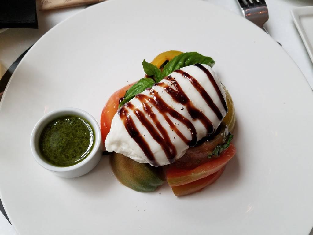 Le Petit Paris | night club | 418 S Spring St, Los Angeles, CA 90013, USA | 2132174445 OR +1 213-217-4445