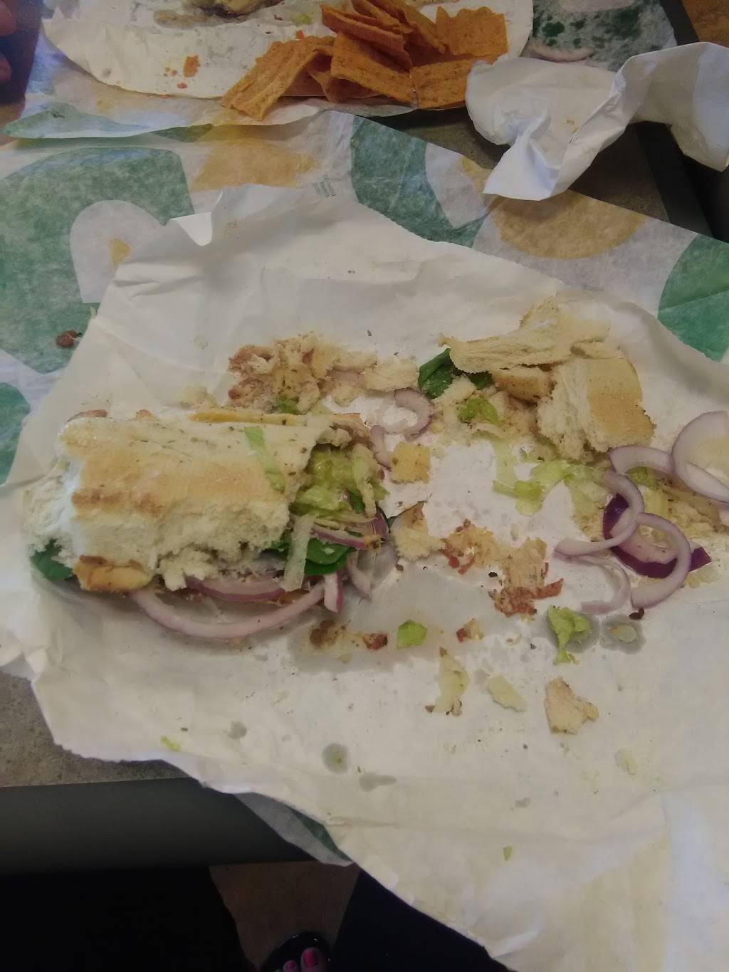 Subway | restaurant | 306 N Military St, Loretto, TN 38469, USA | 9318439078 OR +1 931-843-9078