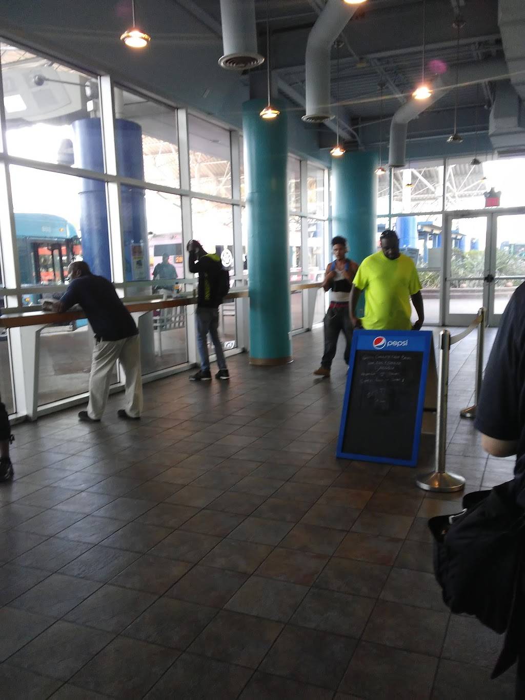 Champs Cafe | restaurant | 455 N Garland Ave, Orlando, FL 32801, USA | 4078723133 OR +1 407-872-3133