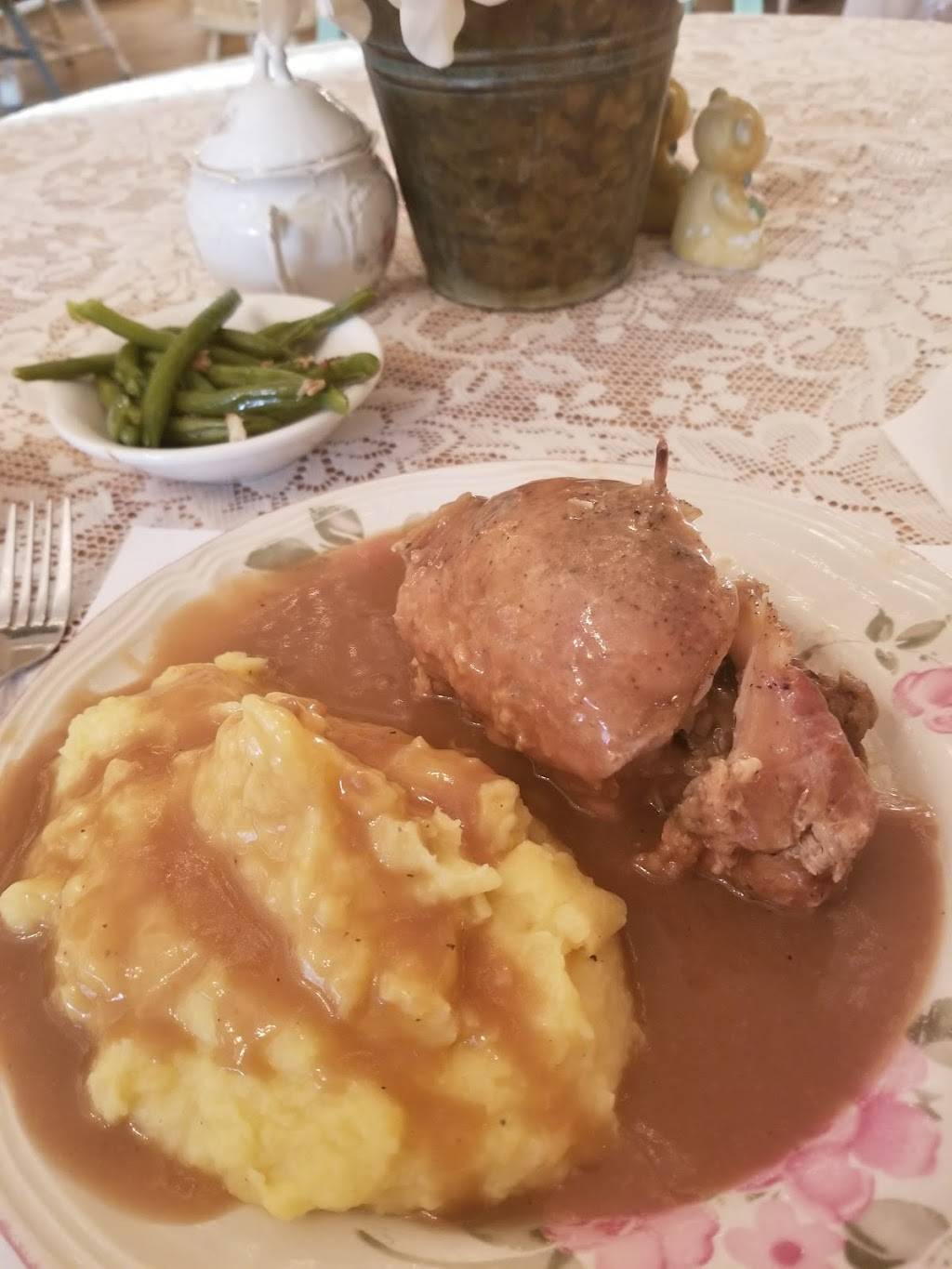 Dianes Creations & Tea Room | restaurant | 114 Broadway, Kissimmee, FL 34741, USA | 4072014733 OR +1 407-201-4733