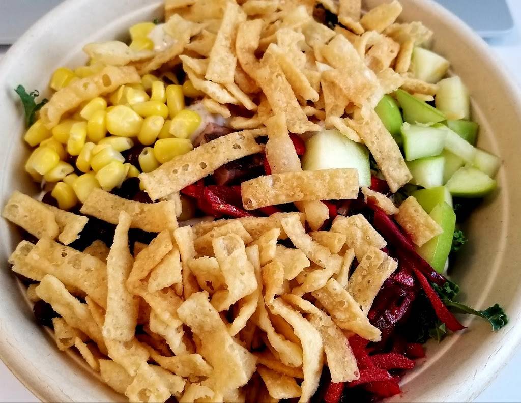 Freshii | restaurant | 85 Hanna Ave #104a, Toronto, ON M6K 3S3, Canada | 4165160100 OR +1 416-516-0100