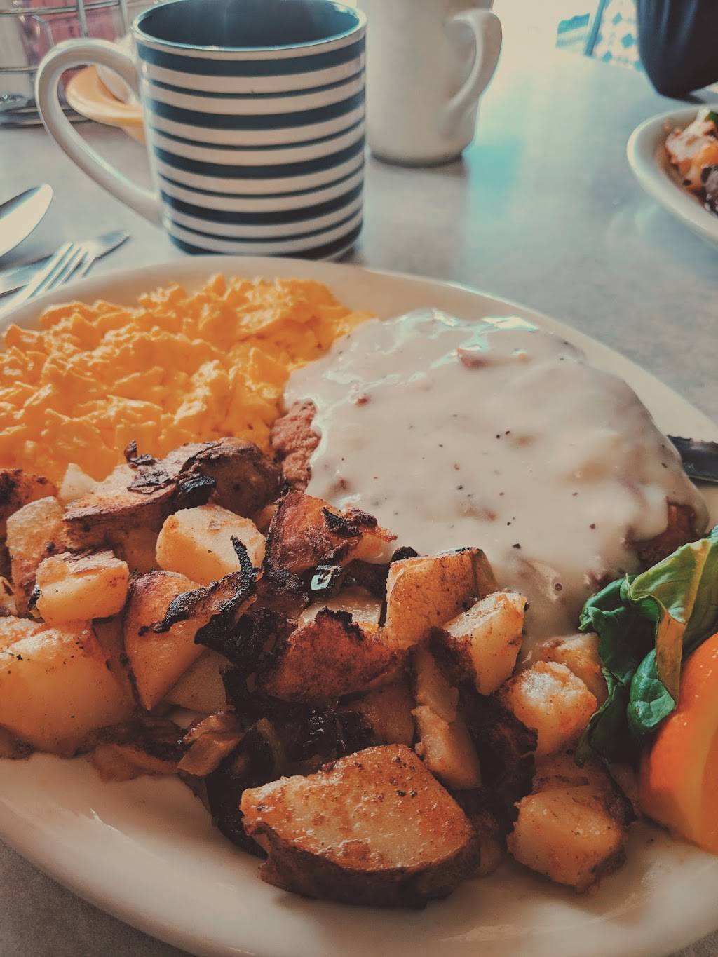 Little Pantry Cafe | restaurant | 980 State St F2, Hemet, CA 92543, USA | 9519290908 OR +1 951-929-0908