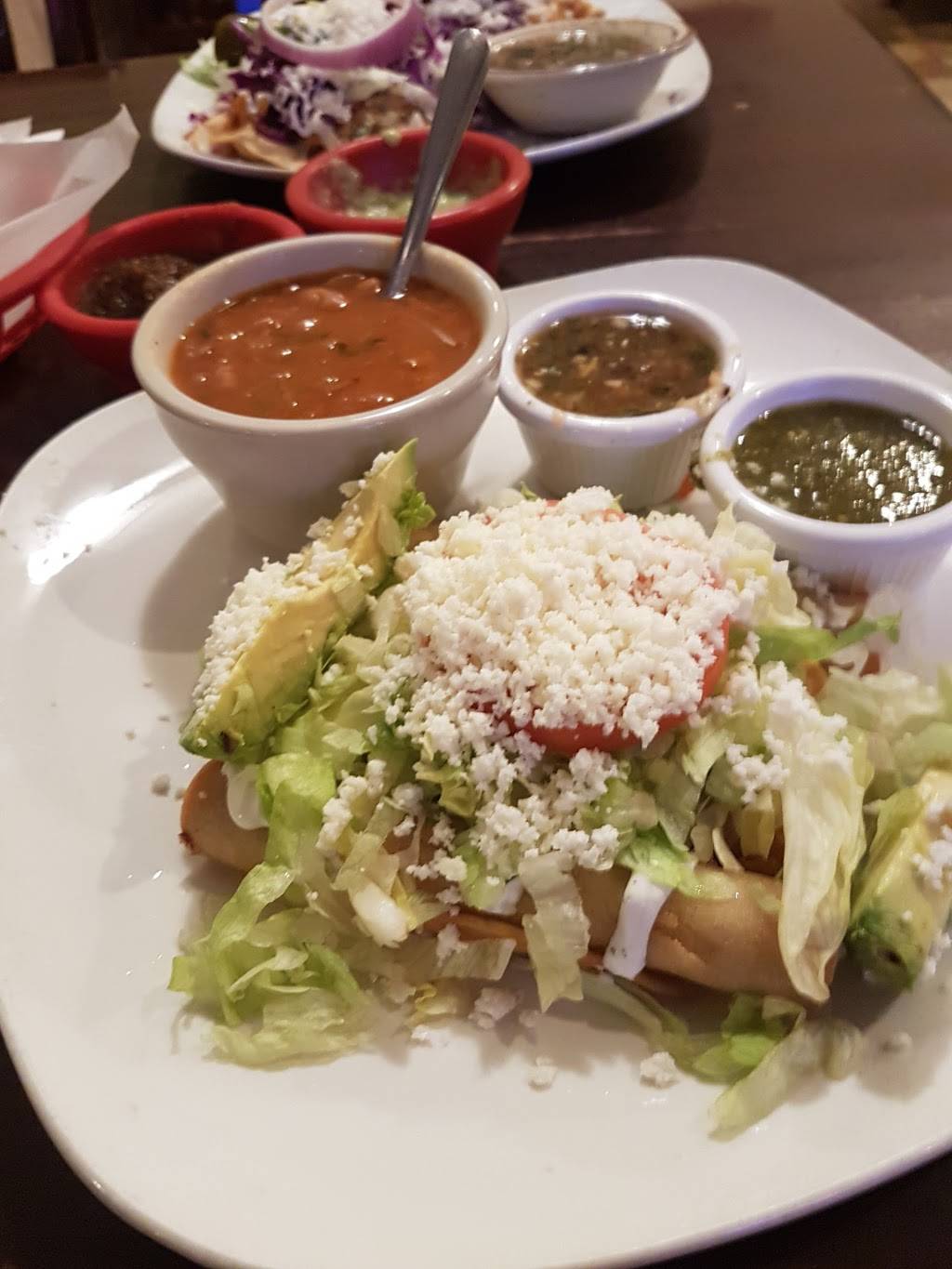 Los Cucos Mexican Restaurant | restaurant | 920 I-10, Seguin, TX 78155, USA | 8303033044 OR +1 830-303-3044