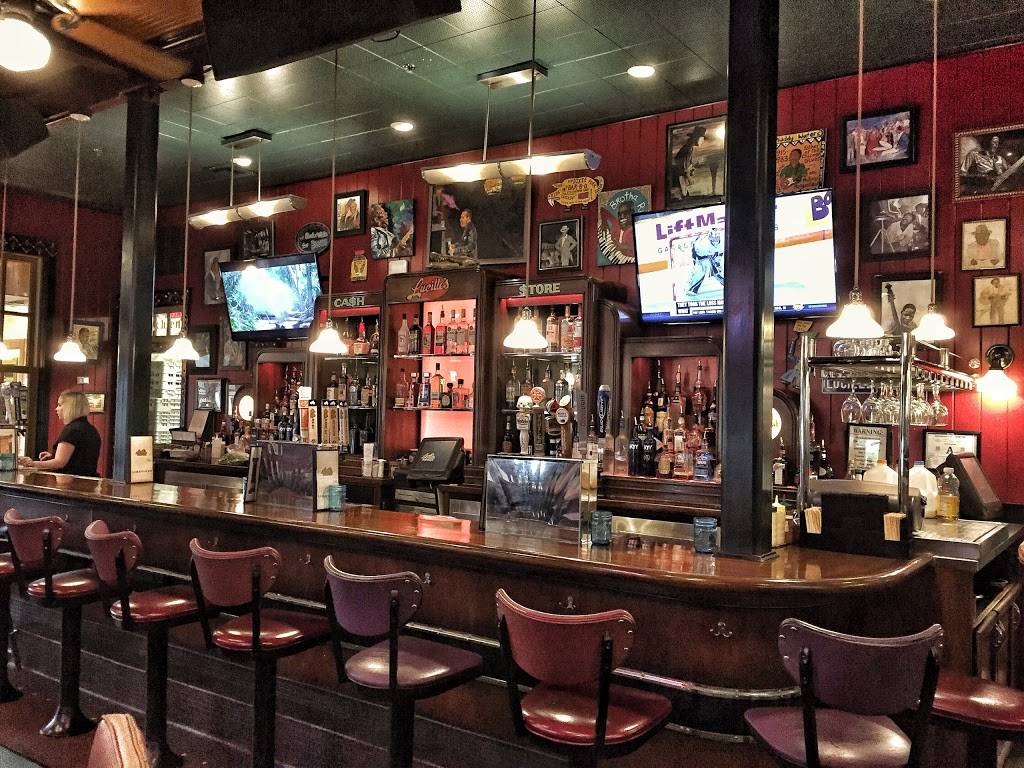 Lucilles Smokehouse Bar-B-Que | restaurant | The District at, 2245 Village Walk Dr, Henderson, NV 89052, USA | 7022577427 OR +1 702-257-7427