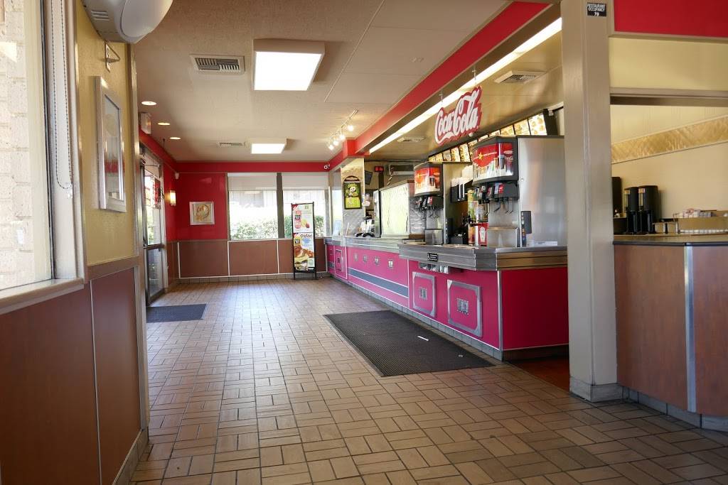 Carls Jr. | restaurant | 2380 N Texas St, Fairfield, CA 94533, USA | 7074256993 OR +1 707-425-6993