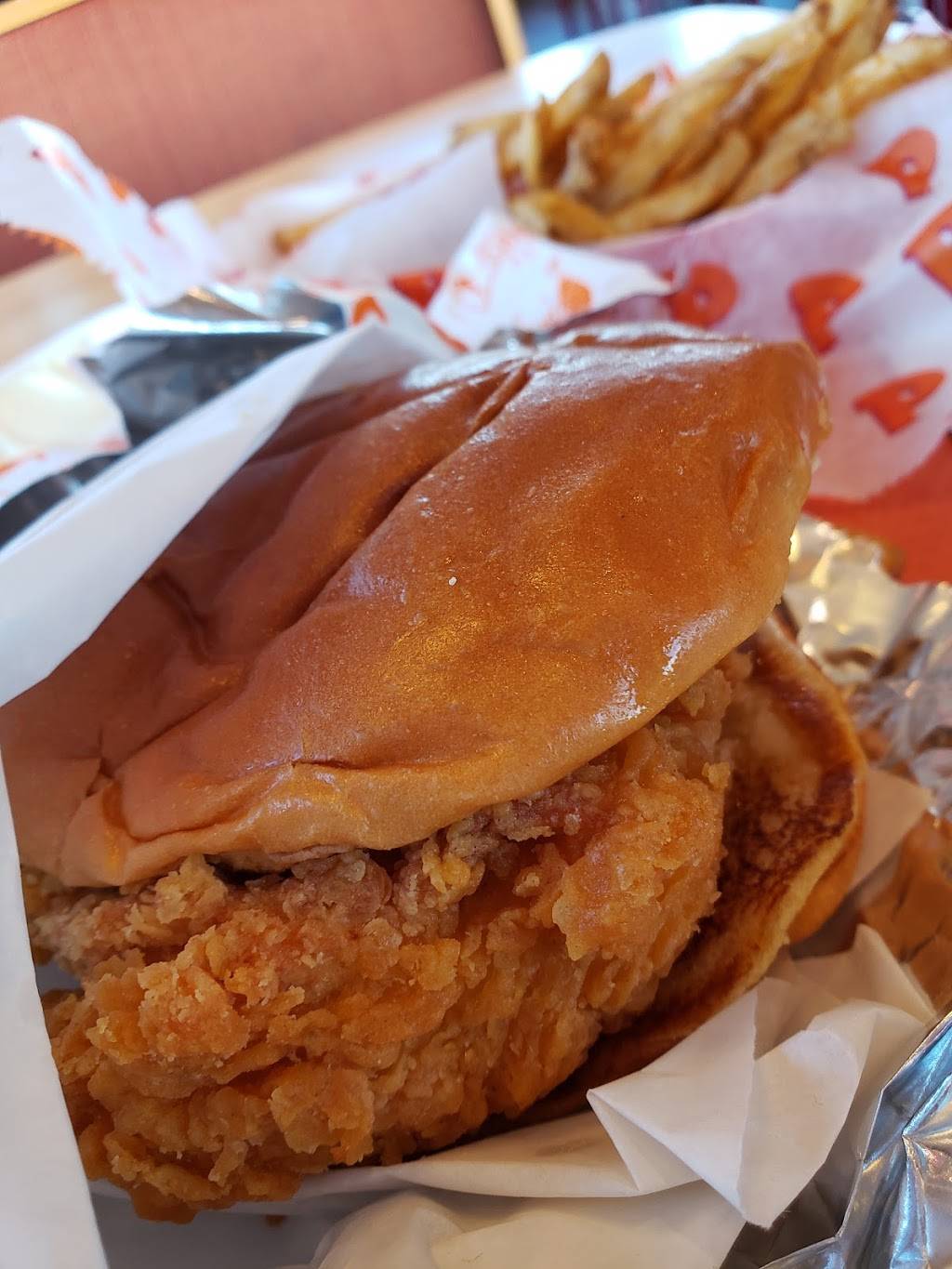 Popeyes Louisiana Kitchen | restaurant | 60 N Stephanie St, Henderson, NV 89074, USA | 7025642911 OR +1 702-564-2911