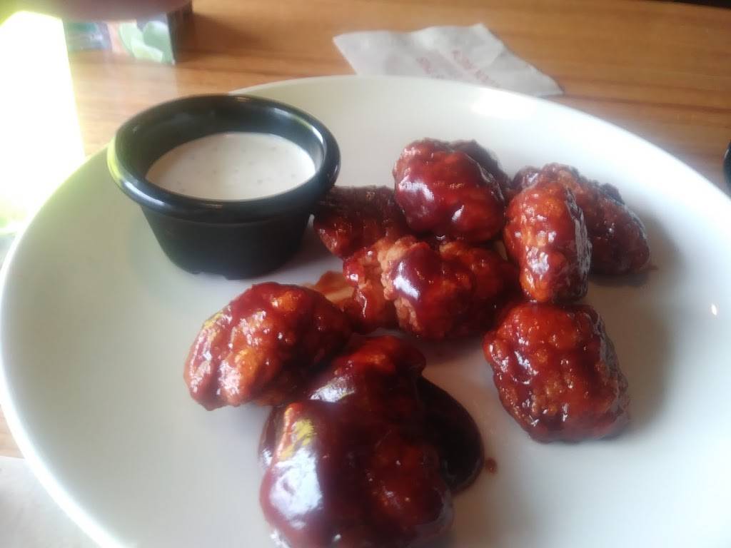 Applebees Grill + Bar | restaurant | 1900 Adams St, Mankato, MN 56001, USA | 5072168200 OR +1 507-216-8200