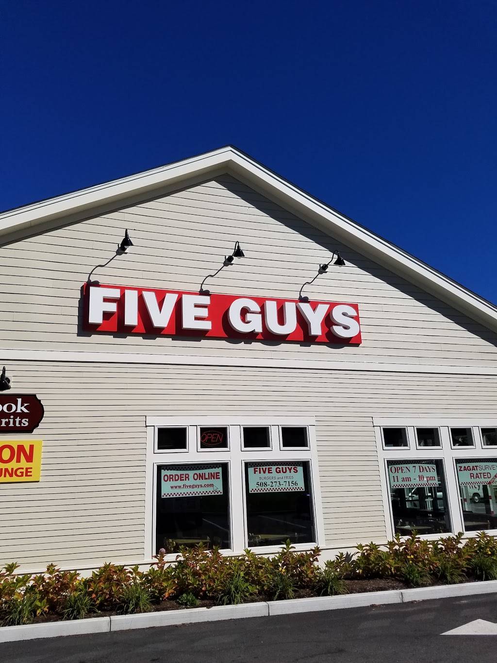 Five Guys | meal takeaway | 20 Rosebrook Pl, Wareham, MA 02571, USA | 5082737156 OR +1 508-273-7156