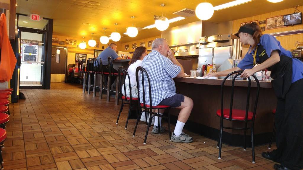 Waffle House | meal takeaway | 1079 S Willow Ave, Cookeville, TN 38501, USA | 9315261040 OR +1 931-526-1040