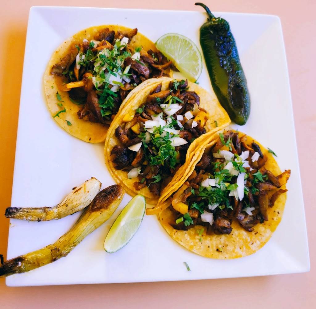 El Quetzal Restaurant | restaurant | 9625 S Ewing Ave, Chicago, IL 60617, USA | 7739027464 OR +1 773-902-7464