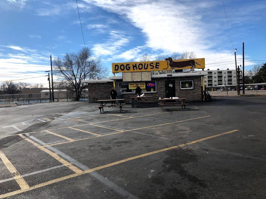 Dog House Drive In | meal takeaway | 1216 Central Ave NW, Albuquerque, NM 87102, USA | 5052431019 OR +1 505-243-1019