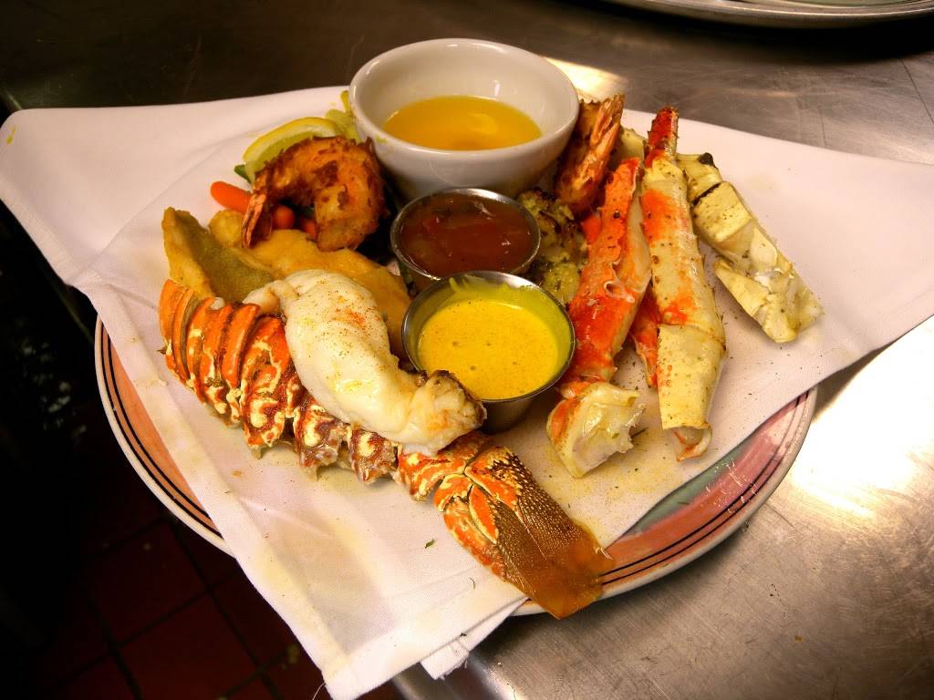 DAgostinos Navajo Bar & Grille | night club | 8970 Red Arrow Hwy, Bridgman, MI 49106, USA | 2694653434 OR +1 269-465-3434