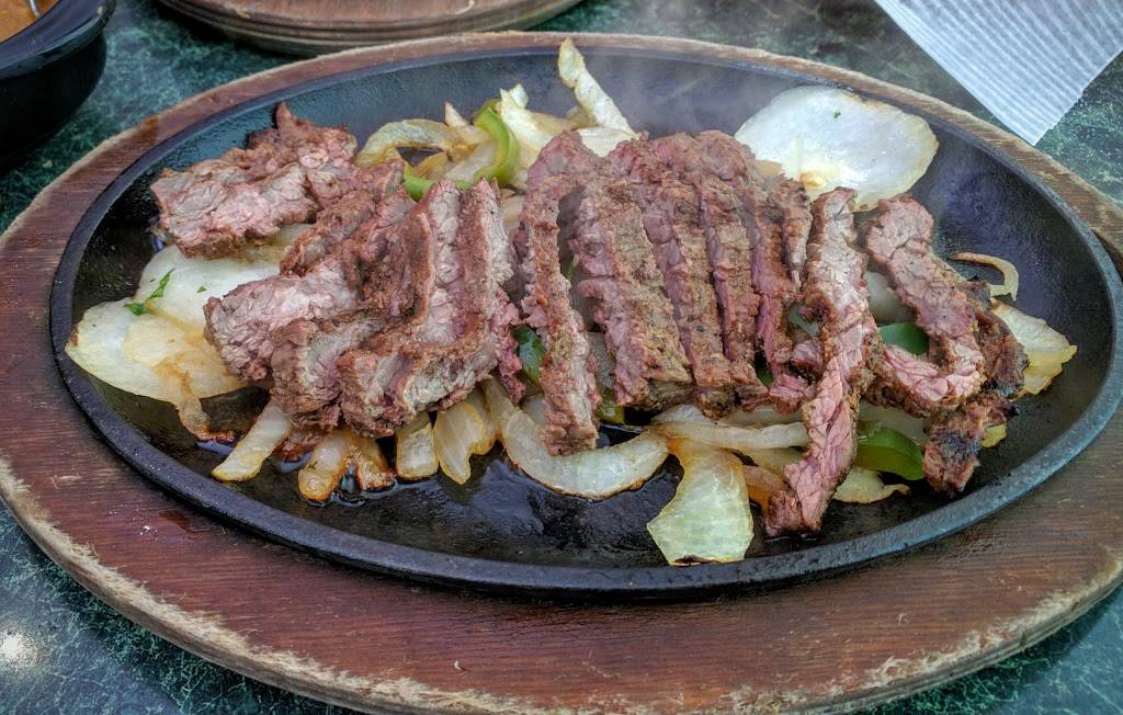 Chuys | restaurant | 4001 Bagpiper Way Suite 199, Arlington, TX 76018, USA | 8175572489 OR +1 817-557-2489