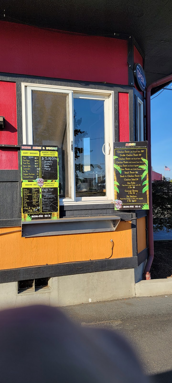 Island Grindz Bento | restaurant | 8181 Crater Lake Hwy, White City, OR 97503, USA | 5413018147 OR +1 541-301-8147