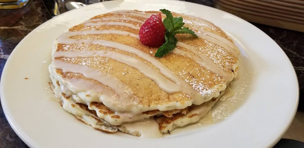 Grand Lux Cafe | restaurant | 1 Garden State Plaza Blvd, Paramus, NJ 07652, USA | 2019090399 OR +1 201-909-0399