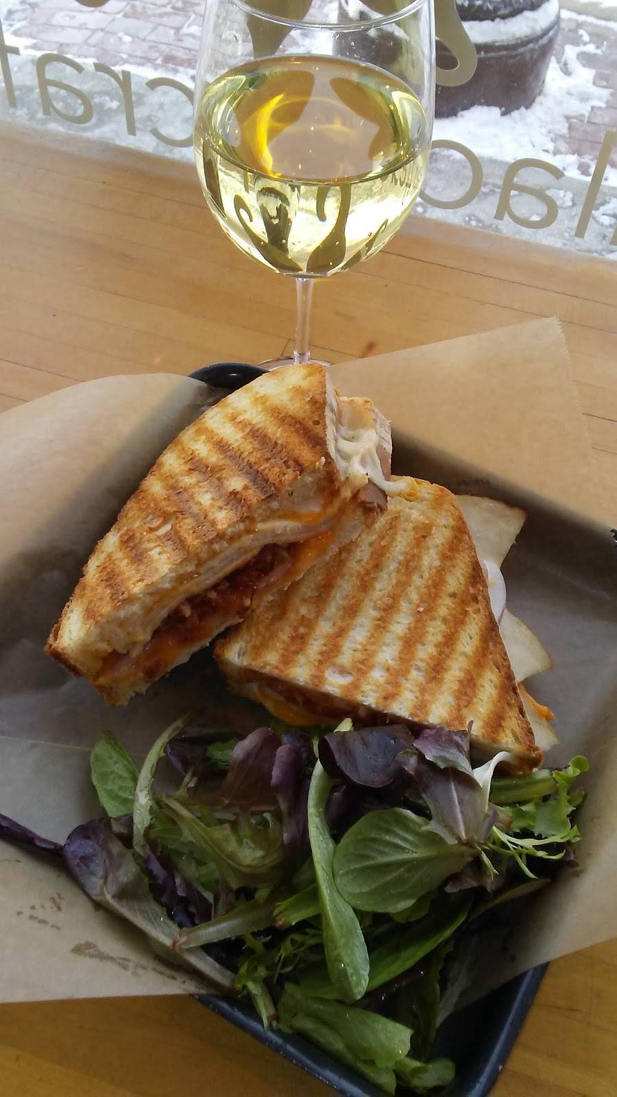 Sunn Cafe | cafe | 201 E Main St, Mt Horeb, WI 53572, USA | 6084377866 OR +1 608-437-7866