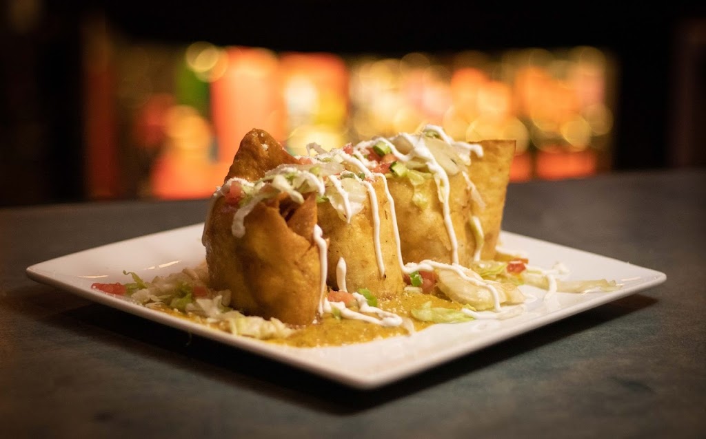 Chanclas Tacos & Wings | restaurant | 1322 E Fremont St, Las Vegas, NV 89101, USA | 7028021250 OR +1 702-802-1250