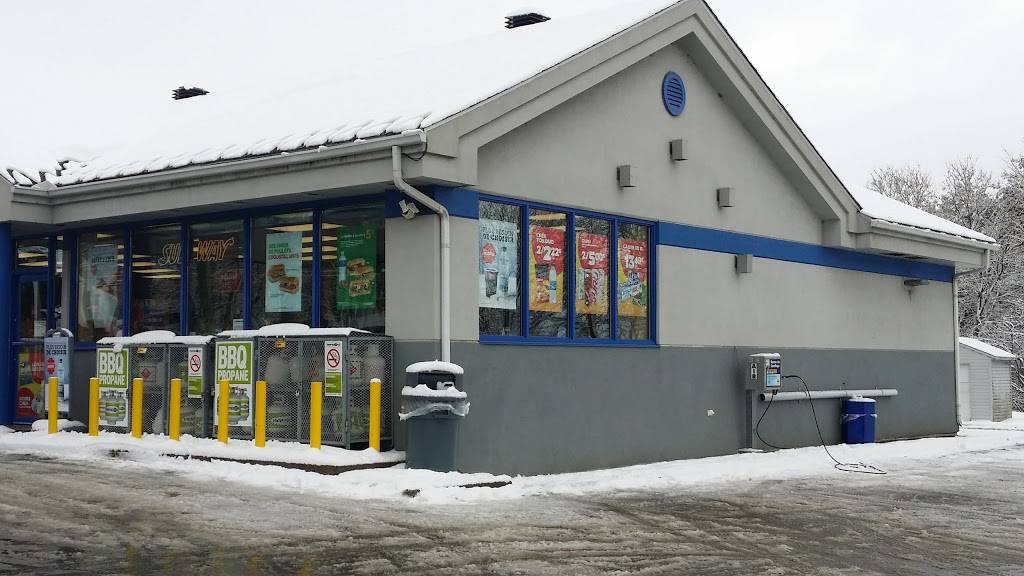Restaurant SUBWAY | restaurant | Ultramar Convenience Store 2662 montee st, Saint-Lazare, QC J7T 2H9, Canada | 4504587150 OR +1 450-458-7150