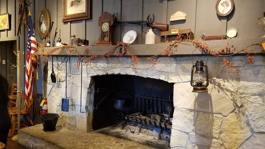 Cracker Barrel Old Country Store | restaurant | 5975 S 6th St, Springfield, IL 62703, USA | 2175292290 OR +1 217-529-2290