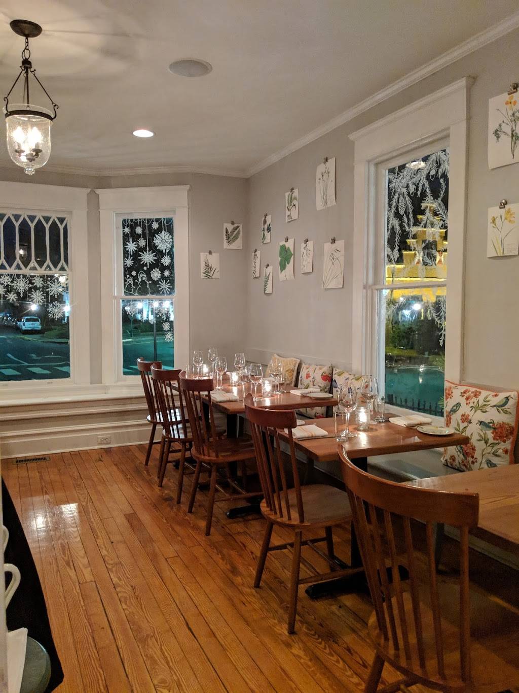 Heirloom | restaurant | 212 Savannah Rd, Lewes, DE 19958, USA | 3023134065 OR +1 302-313-4065