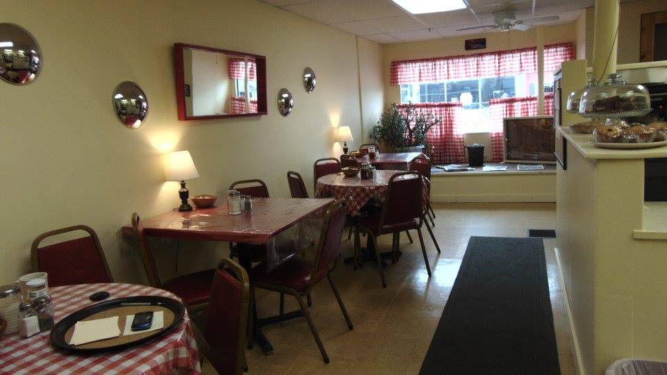 Janes | restaurant | 43 Main St, Derby Line, VT 05830, USA | 5408471594 OR +1 540-847-1594