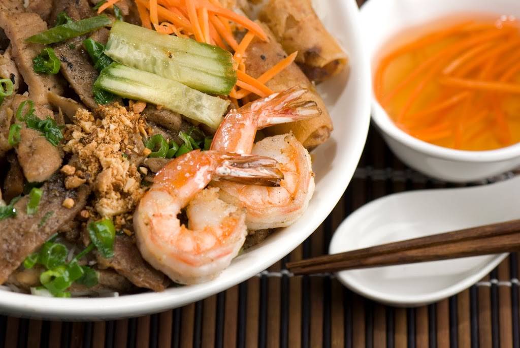 Saigon Saigon | restaurant | 1101 S Joyce St B16, Arlington, VA 22202, USA | 7034120822 OR +1 703-412-0822